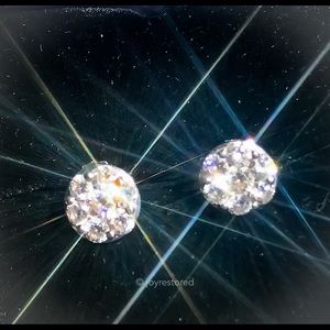 Stunning Classic Round 1.25c Diamond Cluster Studs